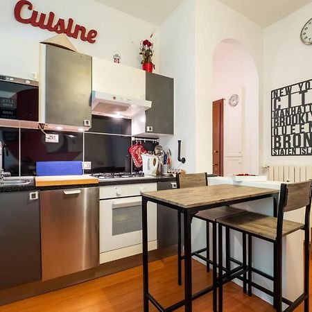 Navigli Apartment- Hosted By Sweetstay Мілан Екстер'єр фото