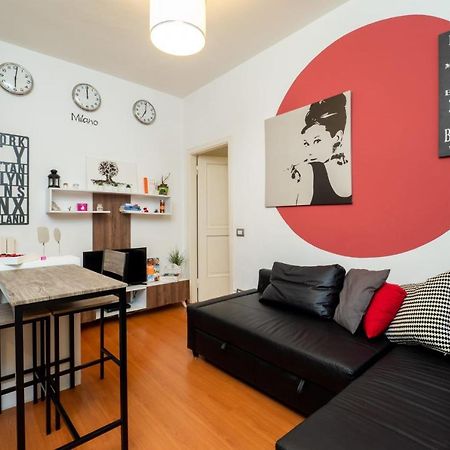 Navigli Apartment- Hosted By Sweetstay Мілан Екстер'єр фото