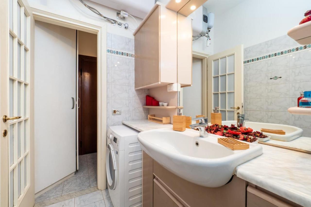 Navigli Apartment- Hosted By Sweetstay Мілан Екстер'єр фото